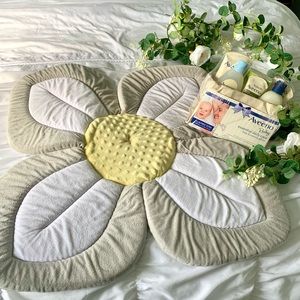 ❌SOLD❌ Blooming Baby Lotus Bath & Aveeno Essential Daily Care Baby and Mommy Set